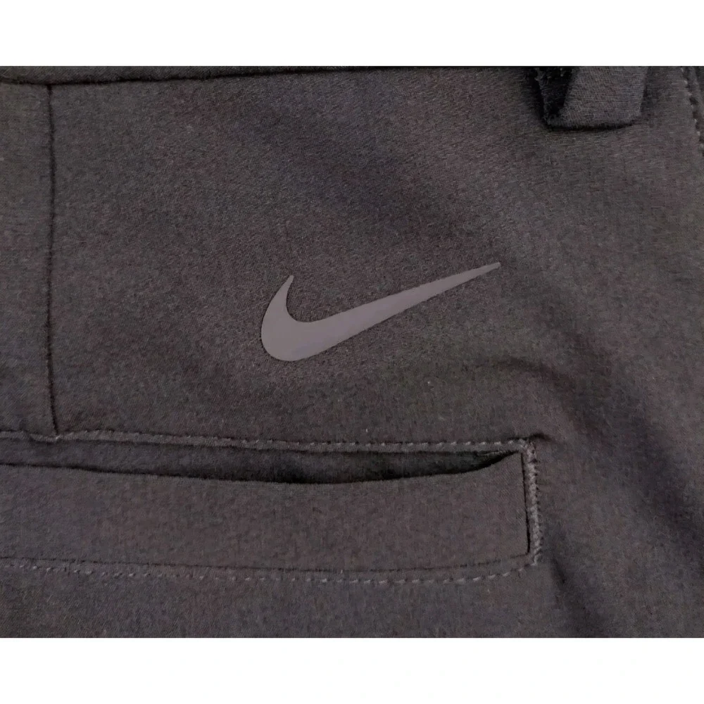 Nike Dri-Fit Size 42 Standard Fit Men's Golf Shorts  Black